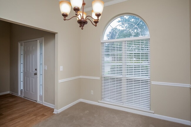 Photo - 384 Jasmine Dr