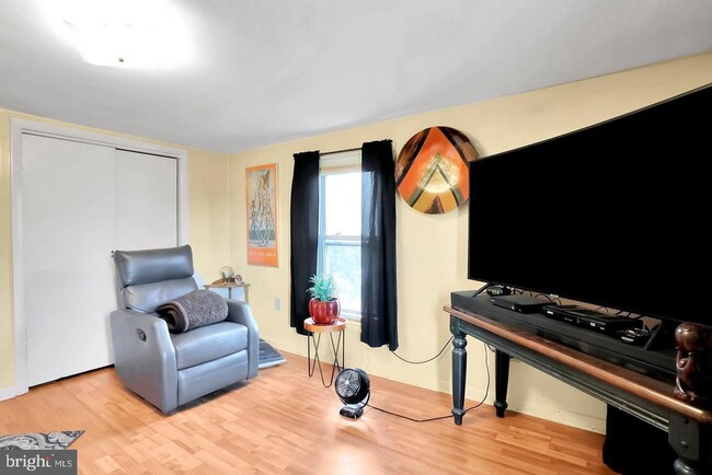 Photo - 316 W 9th St