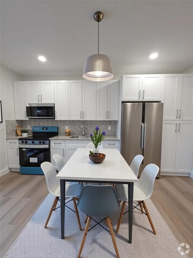 Building Photo - 1313 NW 6th Ave Unit A Rental