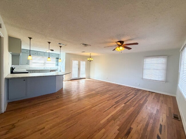 Photo - Maedgen Area | 2 Spacious Bedrooms | 1 Car Garage