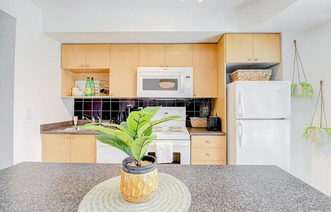 Photo - 15 Yonge St Unit ID1345849P