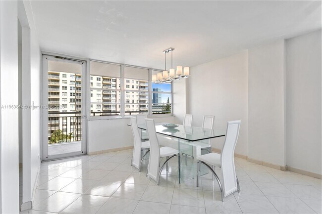 Photo - 250 174th St Unit 605