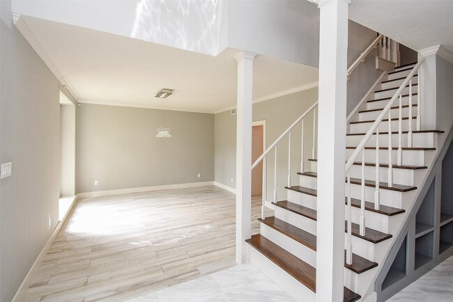 Building Photo - 755 Last Arrow Dr