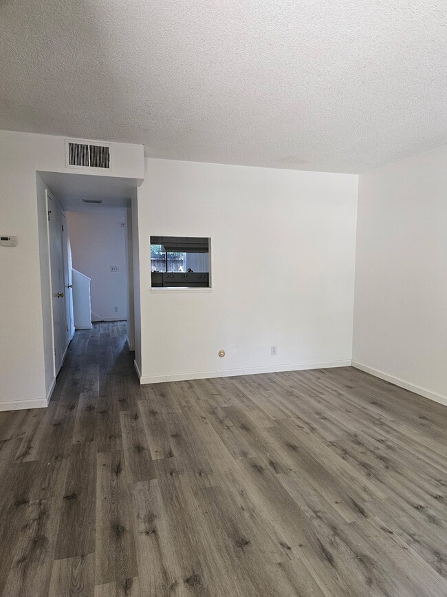 Photo - 2300 Sycamore Ln Unit 13