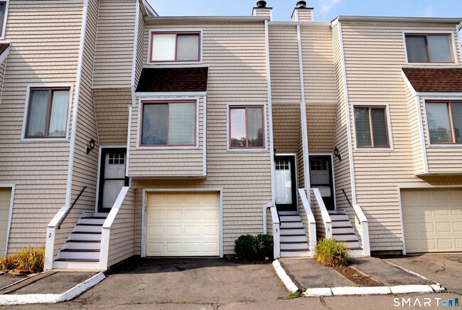 Building Photo - 1463 Black Rock Tpke Unit #3