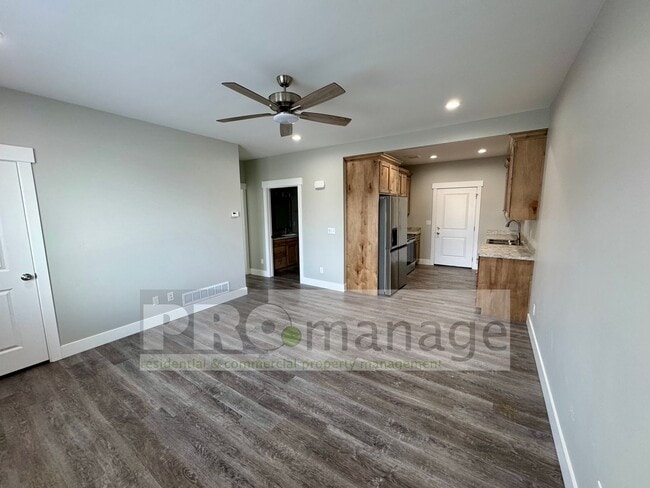 Photo - Near New - 2 Bed, 1 Bath Apartment Unit 840 #4