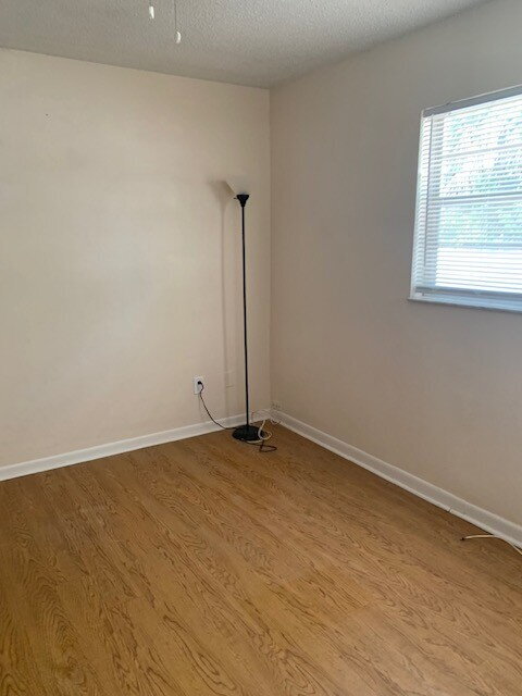 STUDIO  - All Utilities Included - St. Petersburg