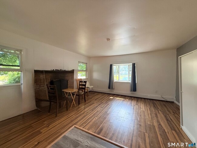 191 East Side Dr