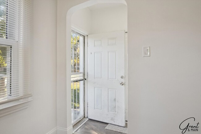 Photo - 4 bedroom $1550