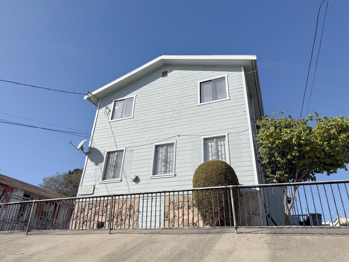 Photo - 1719 - 1723 21st Ave.
