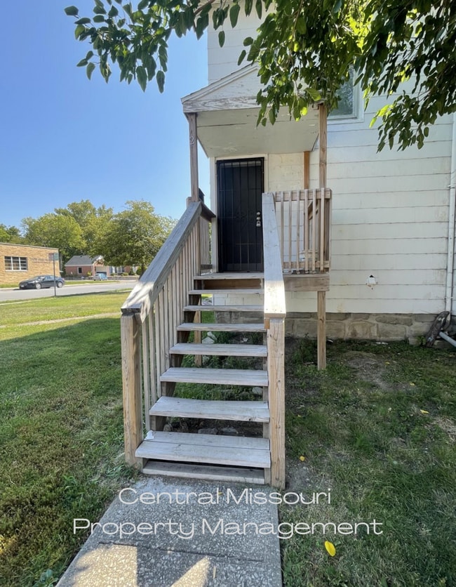 Building Photo - 200 E Gay St Unit C