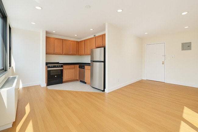 207 East 37th Street - 207 East 37th Street Apartments