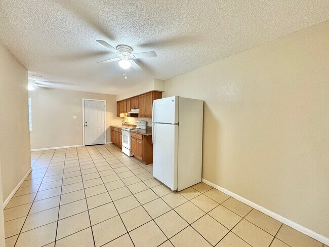 Photo - 2571-2575 Elm Ave Unit 2571