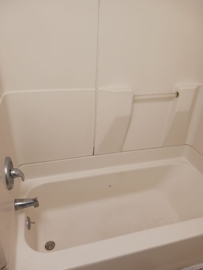 Photo - 222-222.5-2225 Mt Vernon Rd Unidad 222 1/2 UP