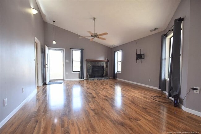 Photo - 733 Mosswood Ln