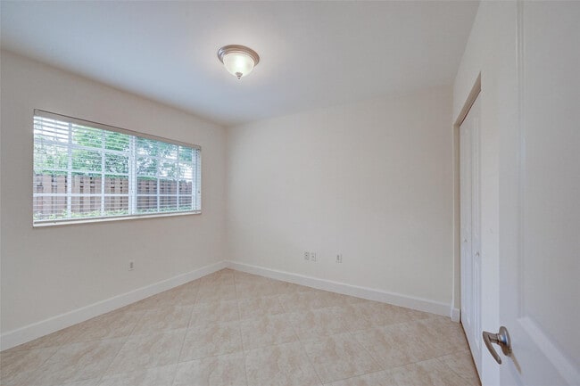 Photo - 410 SW 15th St Unit 101