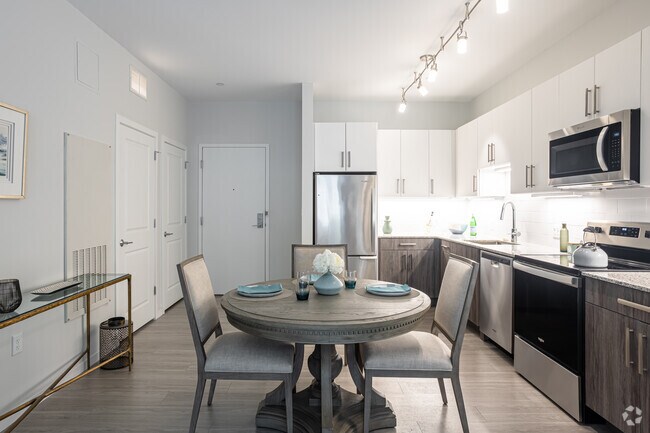 2BR, 2BA