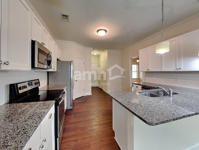 Photo - 202 Monarch Way