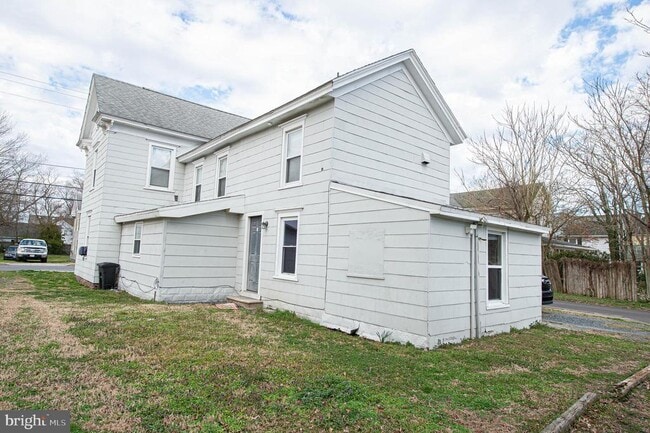208 E East St Unit A