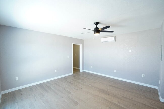 Building Photo - 8820 5th Ave Unit 3