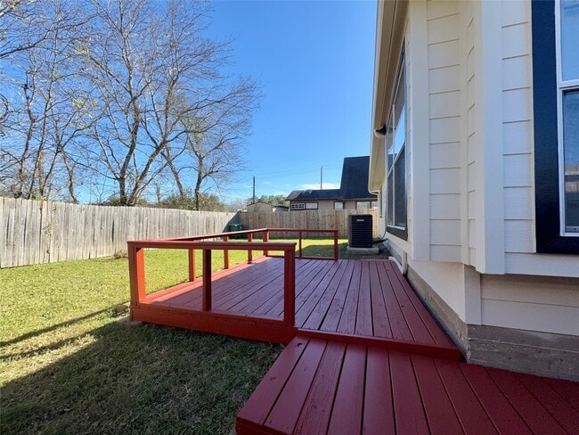 Photo - 8225 Gladstone St