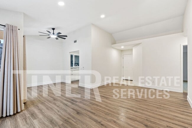 Photo - 3421 Cobblestone Dr