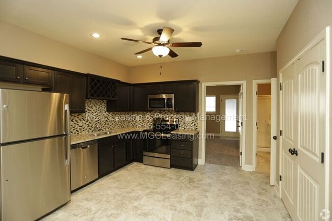 Photo - Luxury Living in Lee's Summit