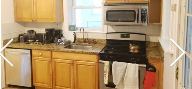 Photo - Brookline 6-Bed/3-Bath with Laundry in Unit