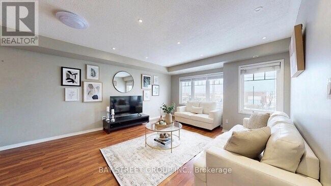 Photo - 3975 Eglinton Ave W