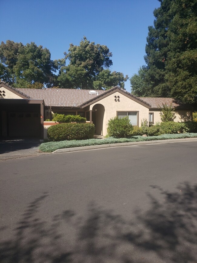 Photo - 13 Sierra Lakeside Ln Unidad Lake House