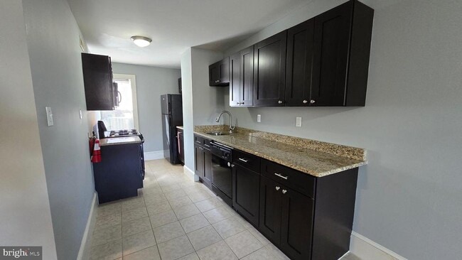 Photo - 64 Simpson Ave Unidad A