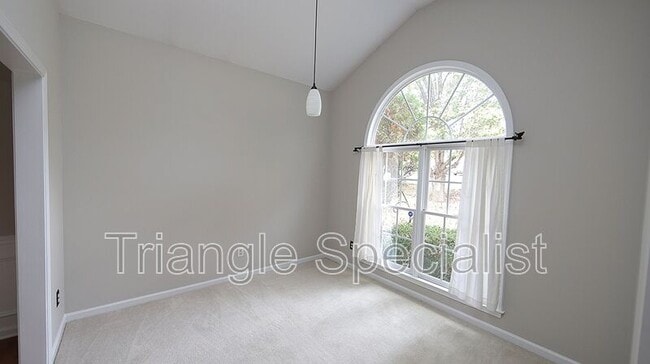 Photo - 210 Newberry Ln