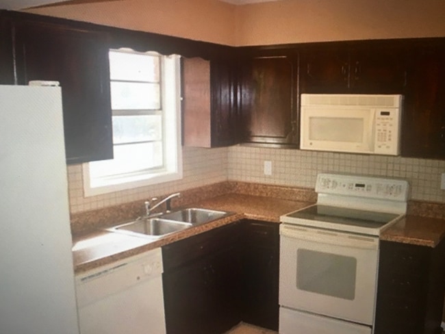 Photo - 6044 Cordova Rd