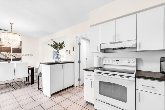 Building Photo - 13405 NW 6th Ave Rental