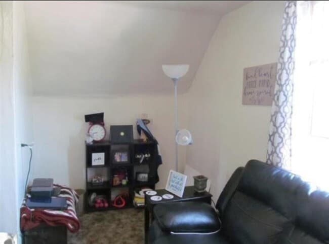 Photo - 411 S Simon St