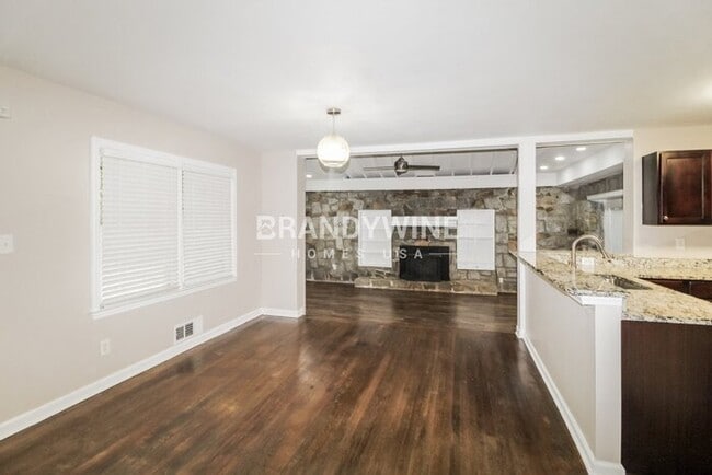 Photo - 3292 Westmart Ln