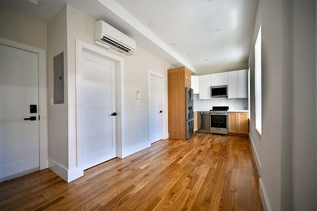 Photo - Brand New Bay Village 1 Bed on Winchester St.