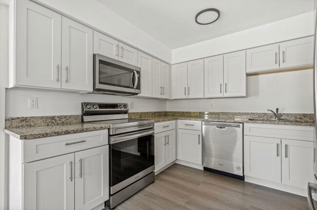 Photo - 230 SW 13th Ave