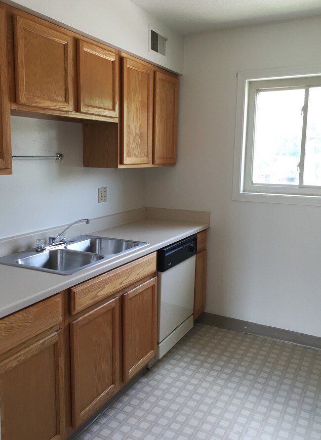 Westgate Villa Apartments University of Iowa OffCampus Housing Search