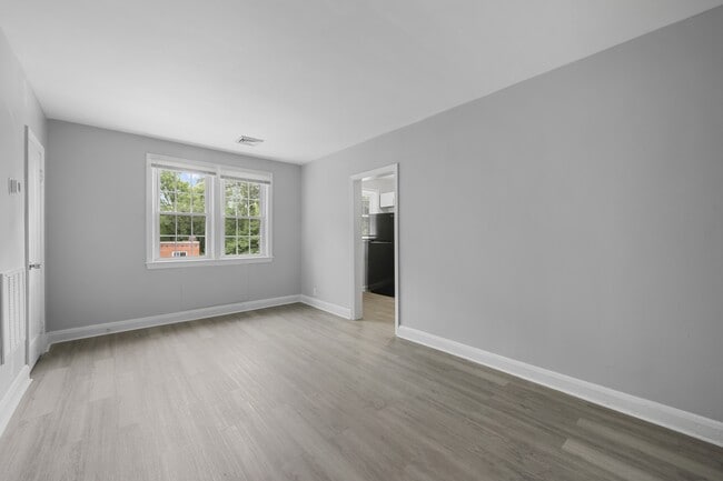 Building Photo - 6151 Chinquapin Pkwy Rental