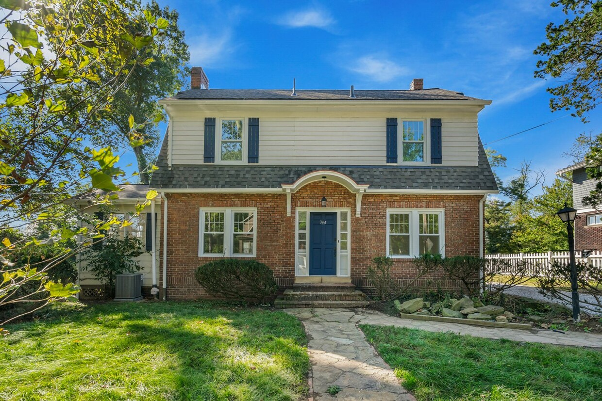 Tastefully Updated 3 Bed, 2 Bath Home - 2 ... - Tastefully Updated 3 Bed, 2 Bath Home - 2 ...