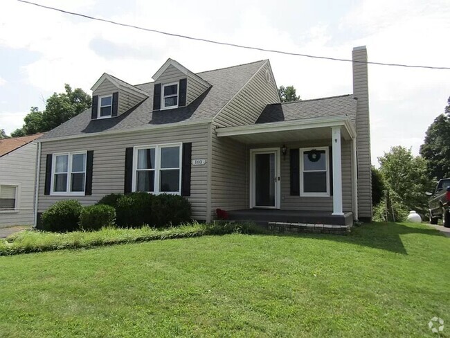 Building Photo - Large home with private yard