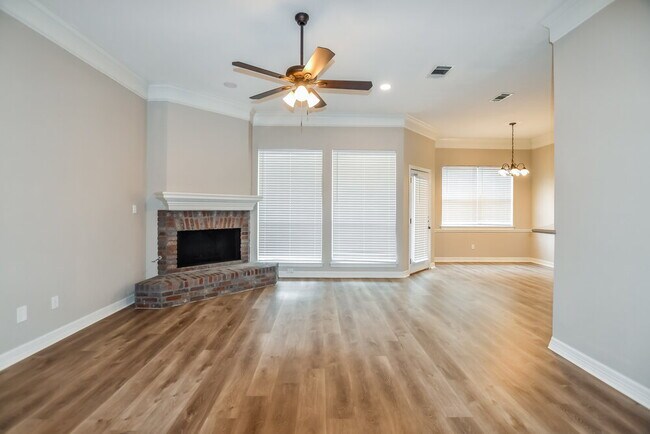 Photo - 106 Stanford St