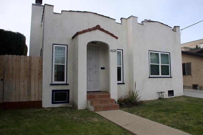 Front of House - 11629 Mississippi Ave House