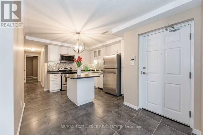 Photo - 1460 Highland Rd W Unité 11A