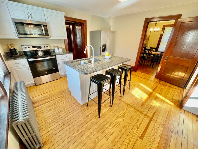 Photo - 621 S Main St