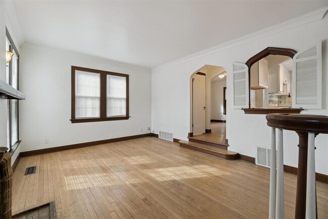 Photo - 1905 N Brauer Ave