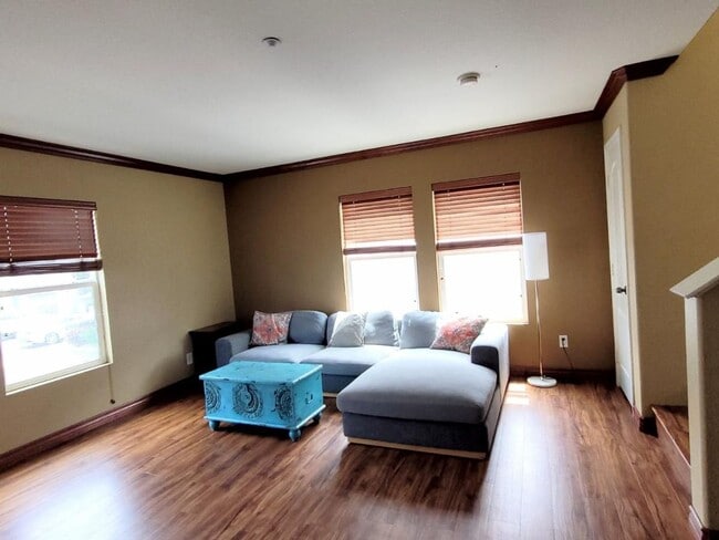 Photo - Beautiful and Modern Townhome in The Bay a...