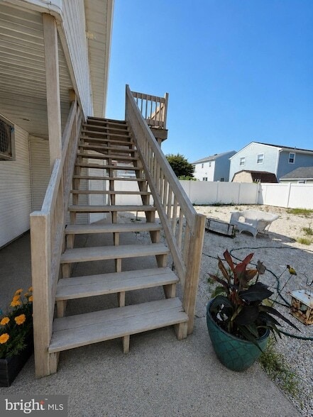 141 5th St S