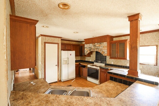 120 Aker Holt Rd
